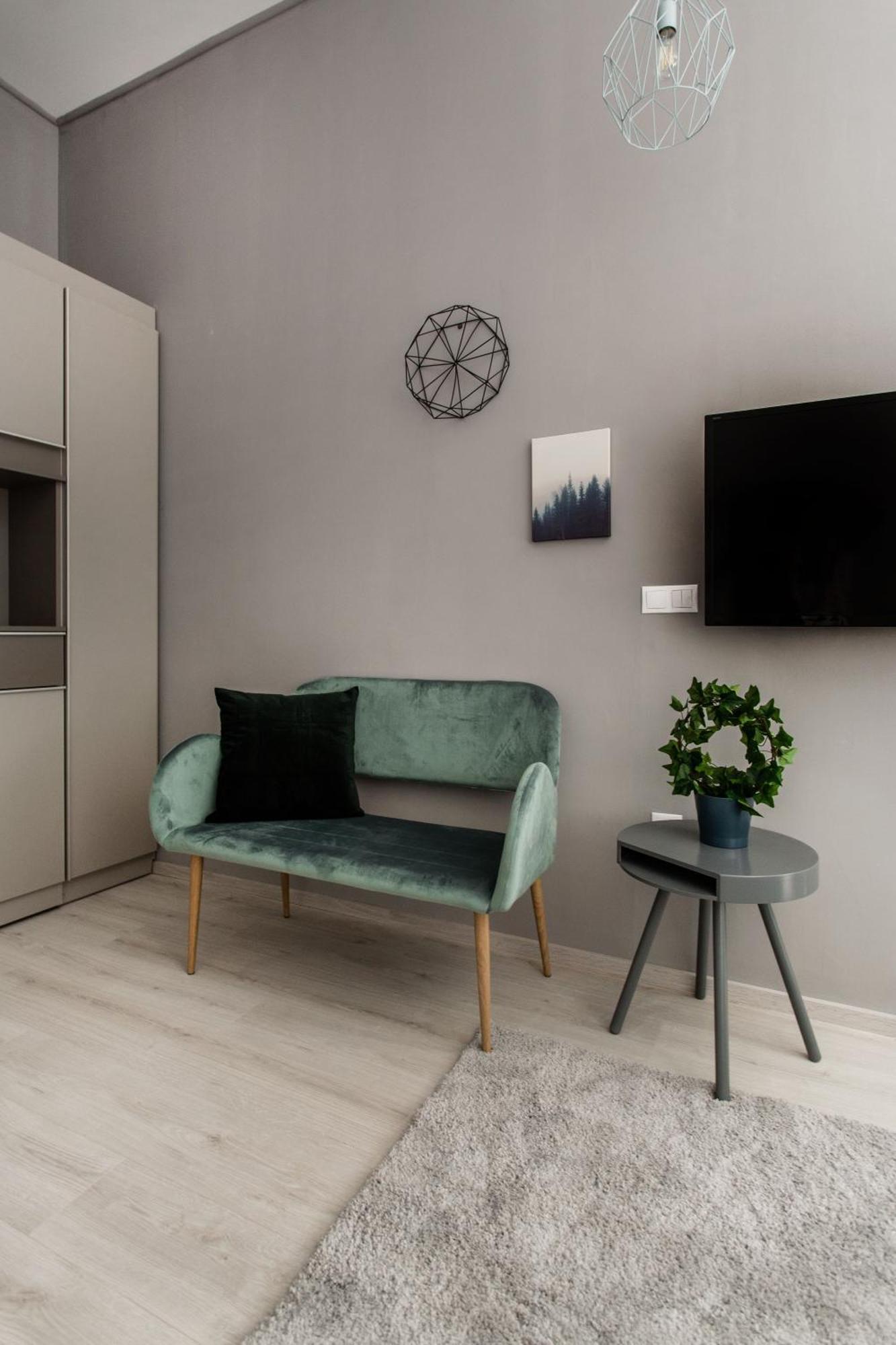 Elegant Duplex Near City Greenery ブダペスト エクステリア 写真