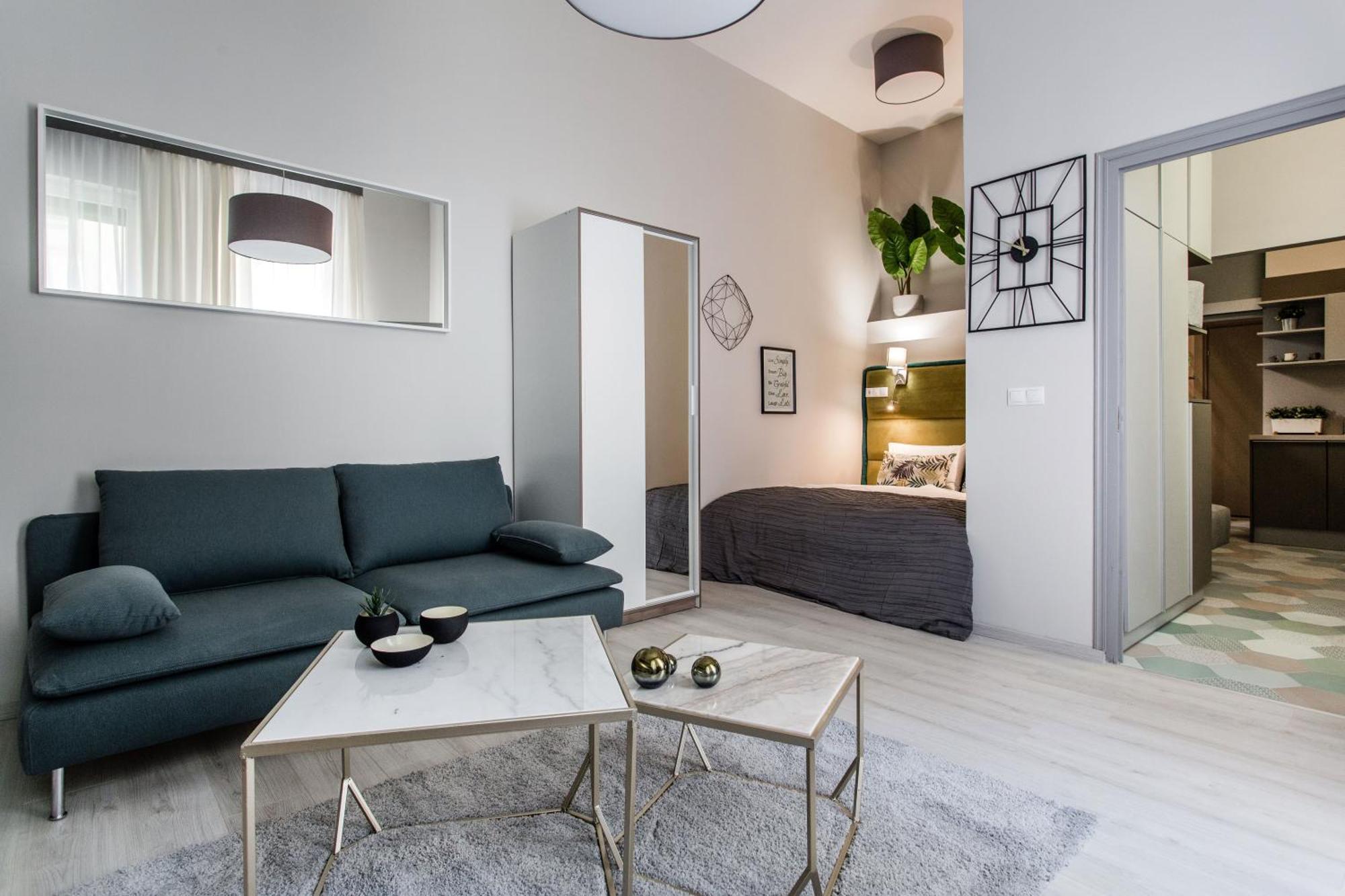 Elegant Duplex Near City Greenery ブダペスト エクステリア 写真